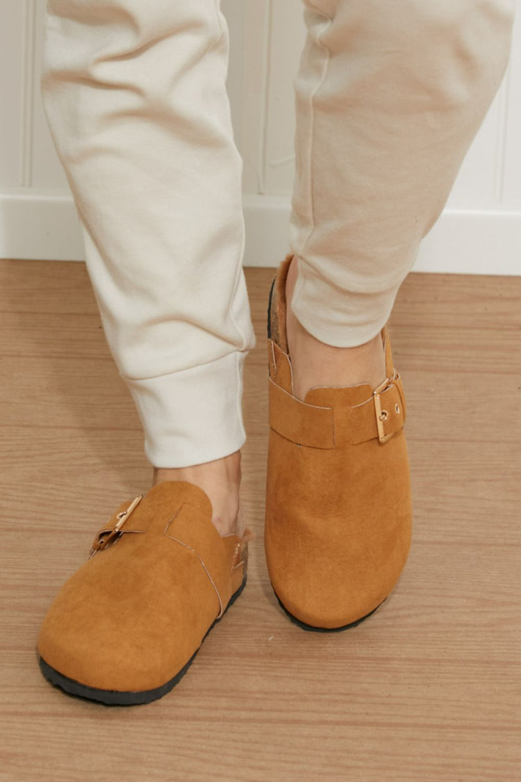 Stylish Sandals, Flip Flops, and Slides for Women